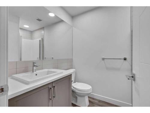 2113-350 Livingston Common Ne, Calgary, AB - Indoor Photo Showing Bathroom