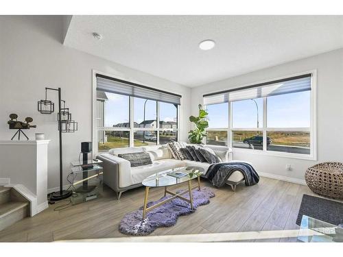 1882 Rangeview Drive Se, Calgary, AB - Indoor Photo Showing Living Room