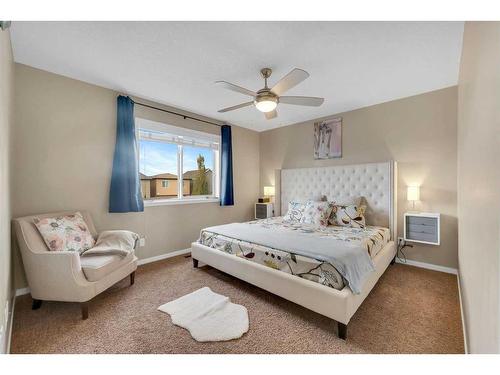 187 Evansridge Circle Nw, Calgary, AB - Indoor Photo Showing Bedroom