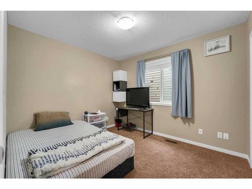 187 Evansridge Circle Nw, Calgary, AB - Indoor Photo Showing Bedroom