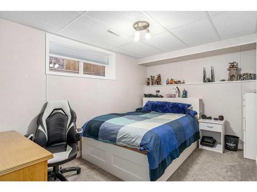 292 Evansbrooke Way Nw, Calgary, AB - Indoor Photo Showing Bedroom