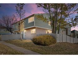 464-406 Blackthorn Road NE Calgary, AB T2K 1K5