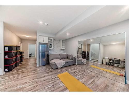 2021 17 Avenue Nw, Calgary, AB - Indoor Photo Showing Living Room