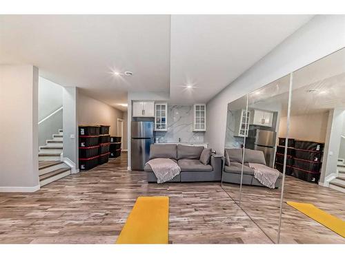 2021 17 Avenue Nw, Calgary, AB - Indoor Photo Showing Living Room