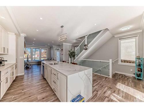 2021 17 Avenue Nw, Calgary, AB - Indoor Photo Showing Kitchen