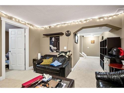 145 Crystal Shores Grove, Okotoks, AB - Indoor