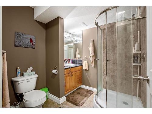 145 Crystal Shores Grove, Okotoks, AB - Indoor Photo Showing Bathroom