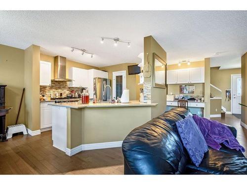 145 Crystal Shores Grove, Okotoks, AB - Indoor