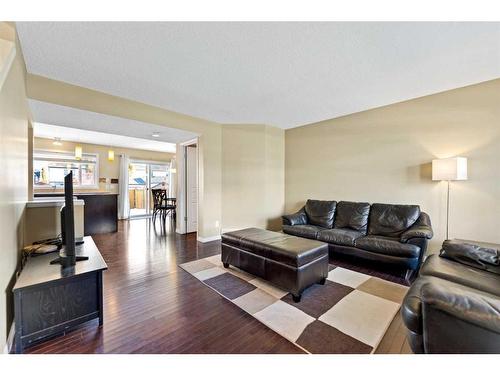 46 Elgin Meadows Gardens Se, Calgary, AB - Indoor Photo Showing Living Room