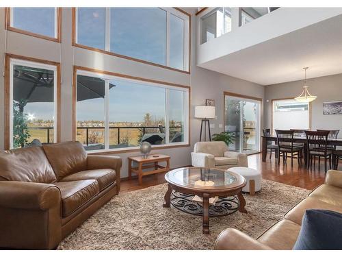 93 Brightonwoods Gardens Se, Calgary, AB - Indoor Photo Showing Living Room