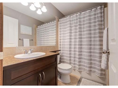 93 Brightonwoods Gardens Se, Calgary, AB - Indoor Photo Showing Bathroom