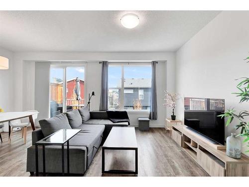 2 Sage Bluff Heights Nw, Calgary, AB - Indoor Photo Showing Living Room