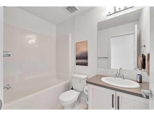 2 Sage Bluff Heights Nw, Calgary, AB - Indoor Photo Showing Bathroom