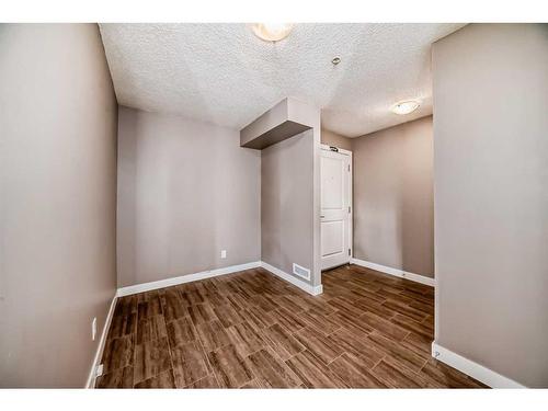 3320-81 Legacy Boulevard Se, Calgary, AB - Indoor Photo Showing Other Room