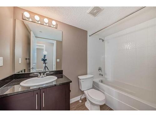 3320-81 Legacy Boulevard Se, Calgary, AB - Indoor Photo Showing Bathroom