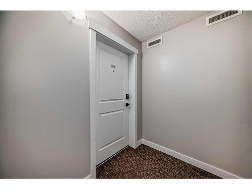 3320-81 Legacy Boulevard Se, Calgary, AB - Indoor Photo Showing Other Room