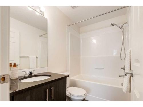 3314-99 Copperstone Park Se, Calgary, AB - Indoor Photo Showing Bathroom