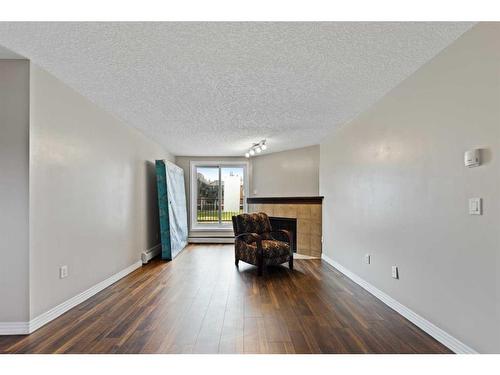 1108-13045 6 Street Sw, Calgary, AB - Indoor Photo Showing Living Room