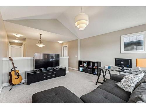 122 Canals Close Sw, Airdrie, AB - Indoor Photo Showing Living Room