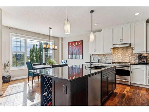 122 Canals Close Sw, Airdrie, AB - Indoor Photo Showing Kitchen With Upgraded Kitchen