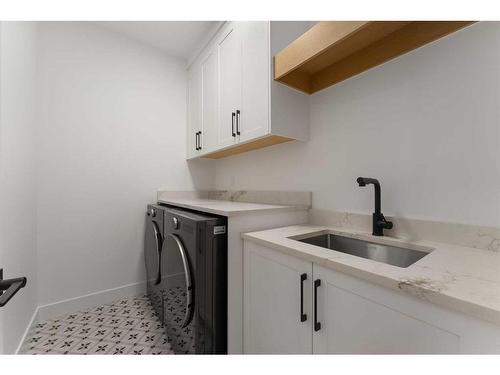 2634 30 Street Sw, Calgary, AB - Indoor Photo Showing Laundry Room