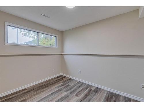 6032 12 Avenue Se, Calgary, AB - Indoor Photo Showing Other Room