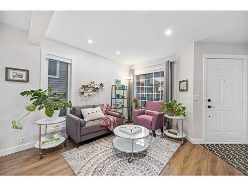 31 Schooner Close Nw, Calgary, AB - Indoor Photo Showing Living Room