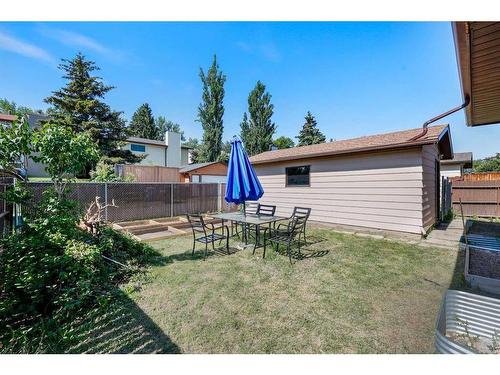 11 Berwick Hill Nw, Calgary, AB - Outdoor