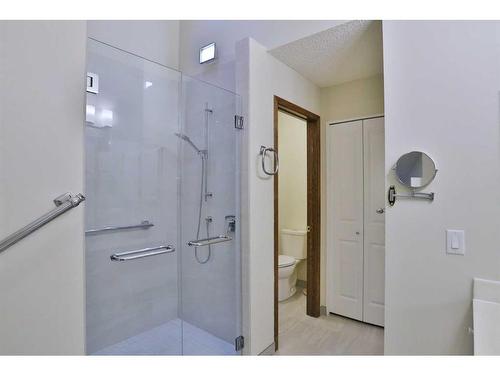 223 Hamptons Park Nw, Calgary, AB - Indoor Photo Showing Bathroom