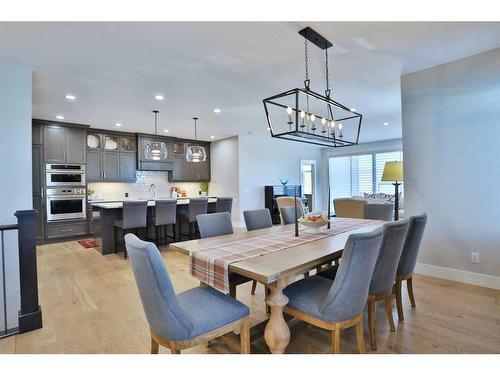 107 Crestridge Hill Sw, Calgary, AB - Indoor Photo Showing Dining Room