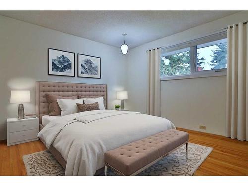 8 Varshaven Place Nw, Calgary, AB - Indoor Photo Showing Bedroom