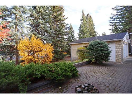 8 Varshaven Place Nw, Calgary, AB - Outdoor