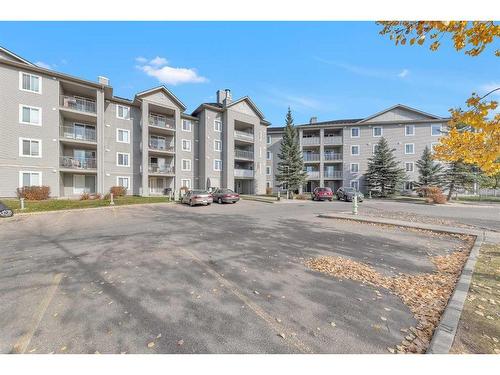 4203-604 8 Street Sw, Airdrie, AB - Outdoor With Balcony With Facade