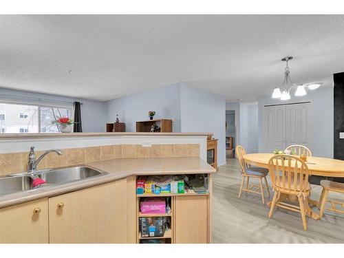 4203-604 8 Street Sw, Airdrie, AB - Indoor Photo Showing Dining Room