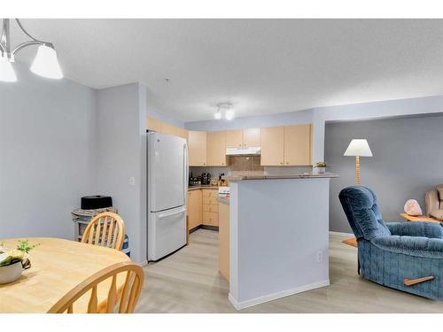 4203-604 8 Street Sw, Airdrie, AB - Indoor