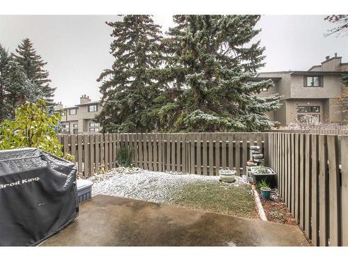 114 Glamis Terrace Sw, Calgary, AB - Outdoor