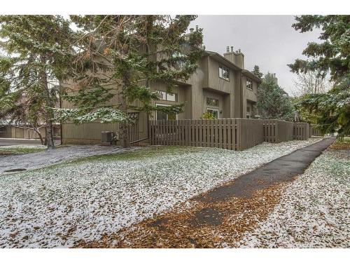 114 Glamis Terrace Sw, Calgary, AB - Outdoor