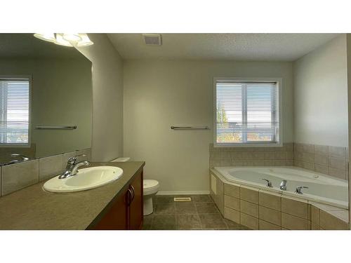 499 Evermeadow Road Sw, Calgary, AB - Indoor Photo Showing Bathroom