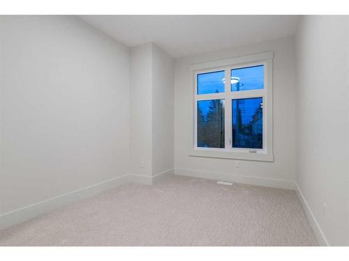 2416 35 Street Sw, Calgary, AB - Indoor Photo Showing Other Room