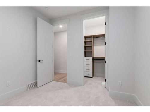 2416 35 Street Sw, Calgary, AB - Indoor Photo Showing Other Room