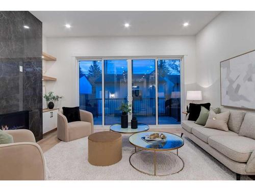 2416 35 Street Sw, Calgary, AB - Indoor Photo Showing Living Room