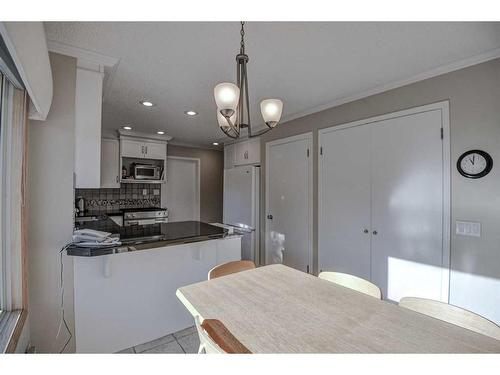 132 Varsity Estates Place Nw, Calgary, AB - Indoor Photo Showing Kitchen