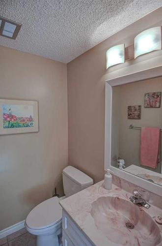 132 Varsity Estates Place Nw, Calgary, AB - Indoor Photo Showing Bathroom