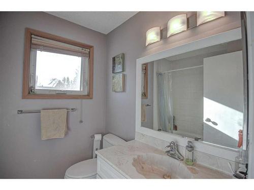 132 Varsity Estates Place Nw, Calgary, AB - Indoor Photo Showing Bathroom