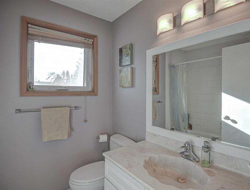 132 Varsity Estates Place Nw, Calgary, AB - Indoor Photo Showing Bathroom