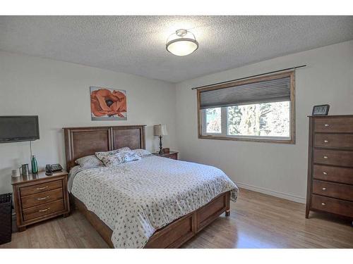 132 Varsity Estates Place Nw, Calgary, AB - Indoor Photo Showing Bedroom