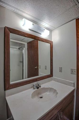 132 Varsity Estates Place Nw, Calgary, AB - Indoor Photo Showing Bathroom