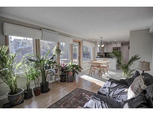 132 Varsity Estates Place Nw, Calgary, AB - Indoor Photo Showing Living Room