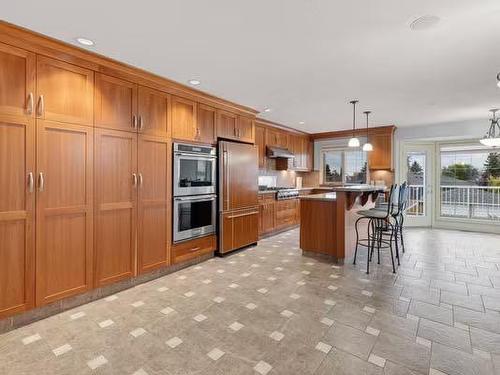 1239 Hunterquay Hill Nw, Calgary, AB - Indoor Photo Showing Kitchen