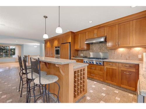 1239 Hunterquay Hill Nw, Calgary, AB - Indoor Photo Showing Kitchen With Upgraded Kitchen